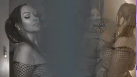 Snapshot of beauty_milf4 chatting on 23, 5, 2026 Chantall online show from 23, 5, 2026