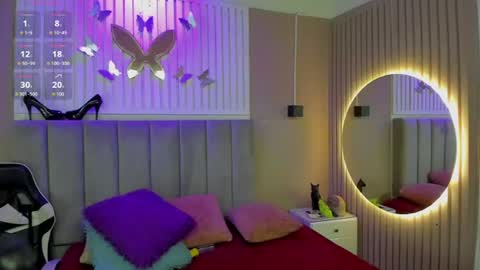 Snapshot of beauty_milf4 chatting on 15, 7, 2026 Chantall online show from 15, 7, 2026