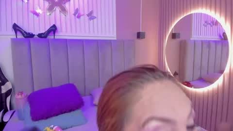 Snapshot of beauty_milf4 chatting on 17, 7, 2026 Chantall online show from 17, 7, 2026