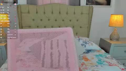 Ariana Reyes online show from 13, 11, 2025