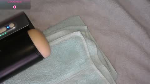 Snapshot of beautyinyoursmile chatting on 9, 5, 2026 love2seeudear online show from 9, 5, 2026