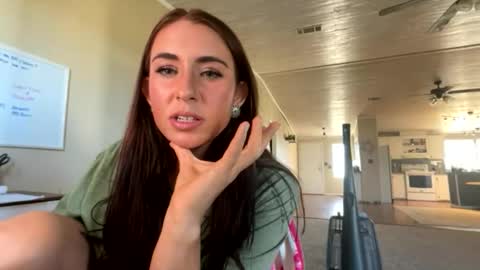 Snapshot of beccaraexoxo chatting on 10, 6, 2026 beccaraexoxo online show from 10, 6, 2026