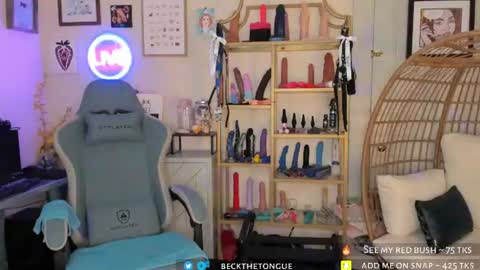 Snapshot of beckthetongue chatting on 15, 7, 2026 Beck the tongue online show from 15, 7, 2026