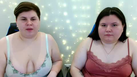 Snapshot of beckyandellen chatting on 2, 4, 2026 BeckyAndEllen online show from 2, 4, 2026