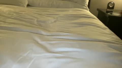 Snapshot of bed_bottom chatting on 30, 9, 2025 bed_bottom online show from 30, 9, 2025