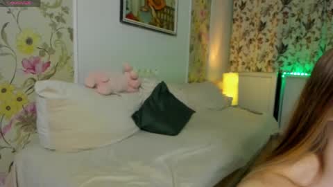 Snapshot of bedroomvhs chatting on 11, 5, 2026 Alex Sophia online show from 11, 5, 2026