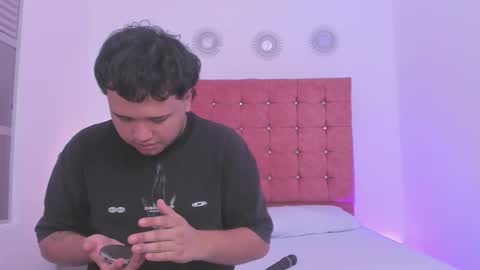 Snapshot of beele_and_evie chatting on 4, 2, 2026 beele_and_evie online show from 4, 2, 2026