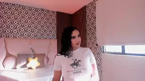 Snapshot of beella_tay1 chatting on 17, 6, 2026 BELLA online show from 17, 6, 2026