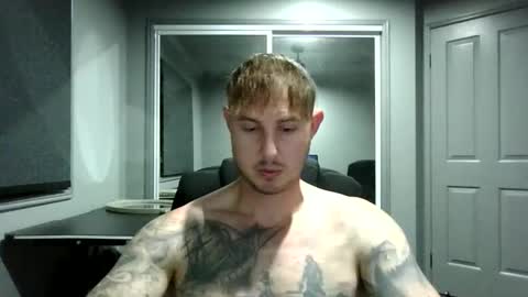 Snapshot of beelzebubxo chatting on 5, 12, 2025 beelzebubxo online show from 5, 12, 2025