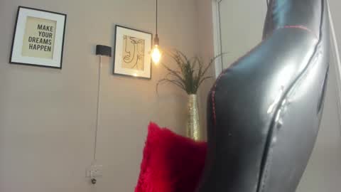 Snapshot of belinda_hills chatting on 30, 12, 2024 belinda online show from 30, 12, 2024