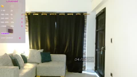 Snapshot of bell_art chatting on 4, 2, 2025 online show from 4, 2, 2025