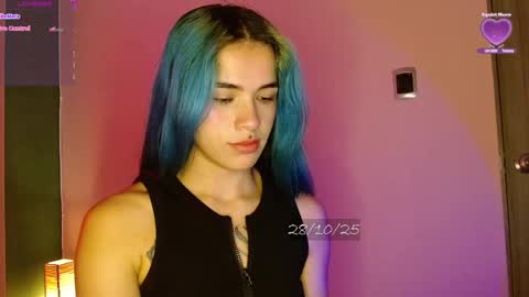 Snapshot of bell_art chatting on 28, 10, 2025 online show from 28, 10, 2025