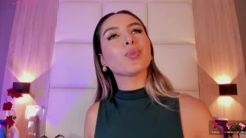 Snapshot of bella1207 chatting on 12, 5, 2026 Bella cam online show from 12, 5, 2026