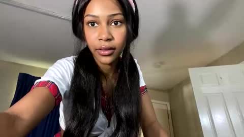 Snapshot of bella19sua chatting on 21, 9, 2025 bella19sua online show from 21, 9, 2025