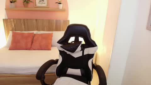 Snapshot of bella_99x chatting on 28, 4, 2026 Bel 3 online show from 28, 4, 2026