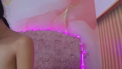 Melanie  online show from 25, 11, 2025