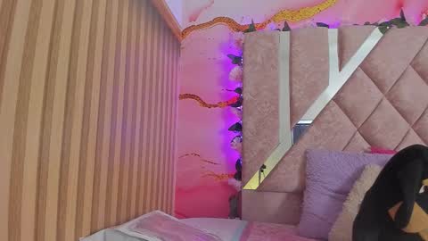 Snapshot of bella__sweets chatting on 2, 2, 2026 Melanie online show from 2, 2, 2026