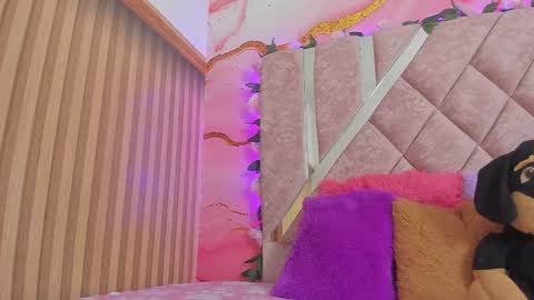 Snapshot of bella__sweets chatting on 25, 2, 2026 Melanie online show from 25, 2, 2026