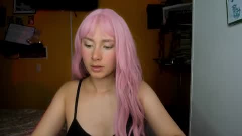 Snapshot of bella__w chatting on 5, 8, 2026 Zia online show from 5, 8, 2026