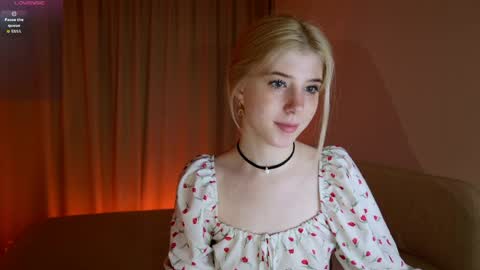 Snapshot of bella_amoury chatting on 15, 5, 2026 Bella online show from 15, 5, 2026