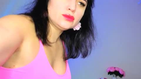 Snapshot of bella_hillss chatting on 11, 10, 2025 Bella online show from 11, 10, 2025