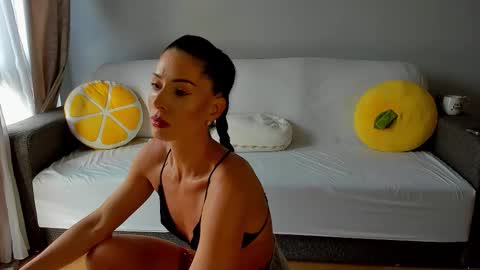 Anna  online show from 9, 11, 2025