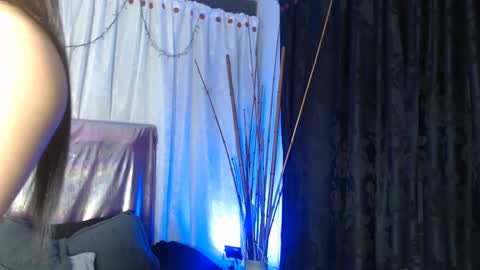 Snapshot of bella_lr chatting on 24, 9, 2025 Valentina online show from 24, 9, 2025