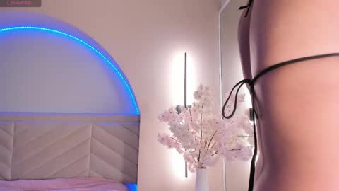 Snapshot of bella_williiams_ chatting on 29, 4, 2026 Bella online show from 29, 4, 2026