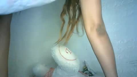 Snapshot of bellabeltra chatting on 19, 12, 2024 Bella online show from 19, 12, 2024