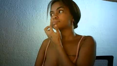 Snapshot of bellabeltra chatting on 11, 3, 2025 Bella online show from 11, 3, 2025