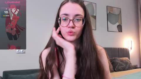 Snapshot of bellacatlovesmeat chatting on 25, 10, 2025 BellaCatLovesMeat online show from 25, 10, 2025