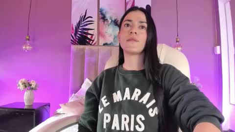 Snapshot of bellaclaiir chatting on 4, 11, 2025 Bella Clair online show from 4, 11, 2025