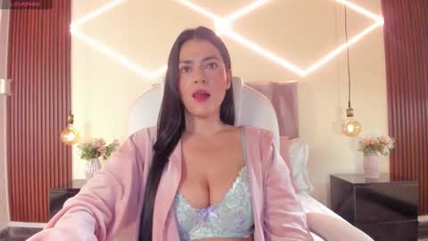 Snapshot of bellaclaiir chatting on 20, 12, 2025 Bella Clair online show from 20, 12, 2025