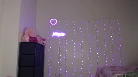 Bella Monroe online show from 24, 12, 2024