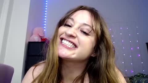 Bella Monroe online show from 8, 3, 2025