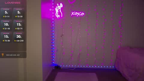 Snapshot of bellamonroee chatting on 23, 6, 2026 Bella Monroe online show from 23, 6, 2026