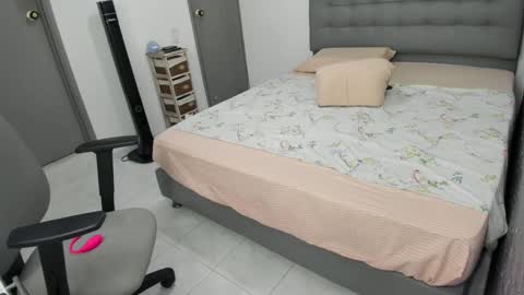 Bella  Angelycal online show from 13, 2, 2025