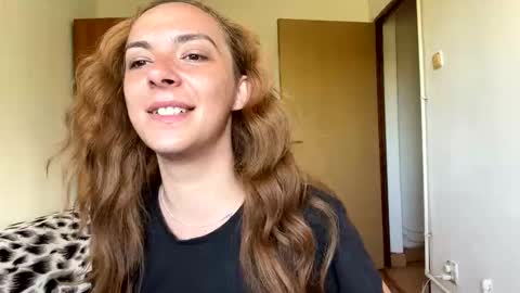 Snapshot of bellaqueen0701 chatting on 29, 5, 2026 bellaqueen0701 online show from 29, 5, 2026