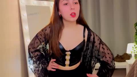 Bella online show from 6, 3, 2026