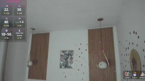 Snapshot of bellawoods_ chatting on 25, 4, 2026 laukyubey online show from 25, 4, 2026