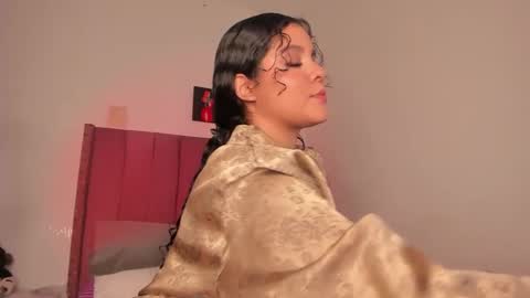 Bella online show from 7, 3, 2025