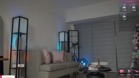 Belle Adrienne  IG  online show from 28, 11, 2025