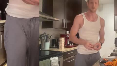 Snapshot of bendoverxo chatting on 6, 11, 2025 bendoverxo online show from 6, 11, 2025