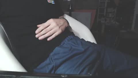 benijamin online show from 2, 3, 2025