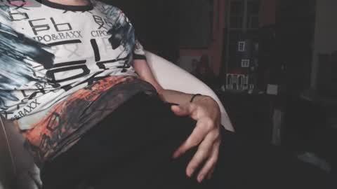 benijamin online show from 23, 11, 2025