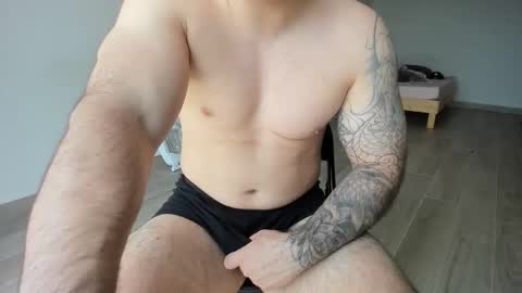 Snapshot of benthebodybuilder chatting on 19, 4, 2026 Ben Braxton online show from 19, 4, 2026