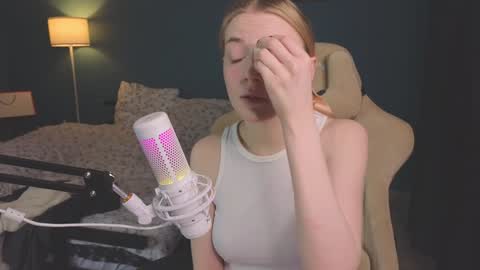 Snapshot of benty_bunny chatting on 9, 12, 2024 Alice online show from 9, 12, 2024