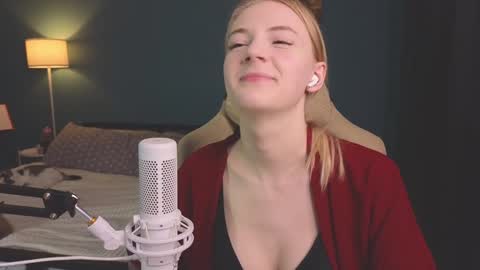 Snapshot of benty_bunny chatting on 14, 12, 2024 Alice online show from 14, 12, 2024