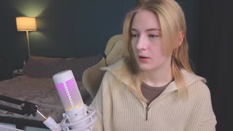 Snapshot of benty_bunny chatting on 28, 12, 2024 Alice online show from 28, 12, 2024