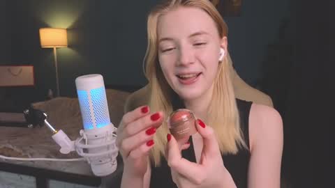 Snapshot of benty_bunny chatting on 14, 1, 2025 Alice online show from 14, 1, 2025